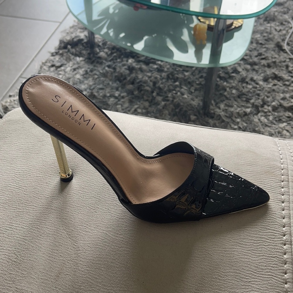 Simmi London Torez pointed mules with gold heel